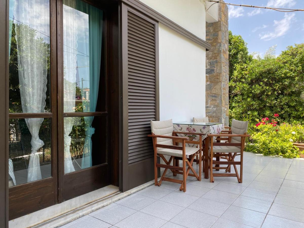 דירות Varnavas Eratous Seaside House מראה חיצוני תמונה