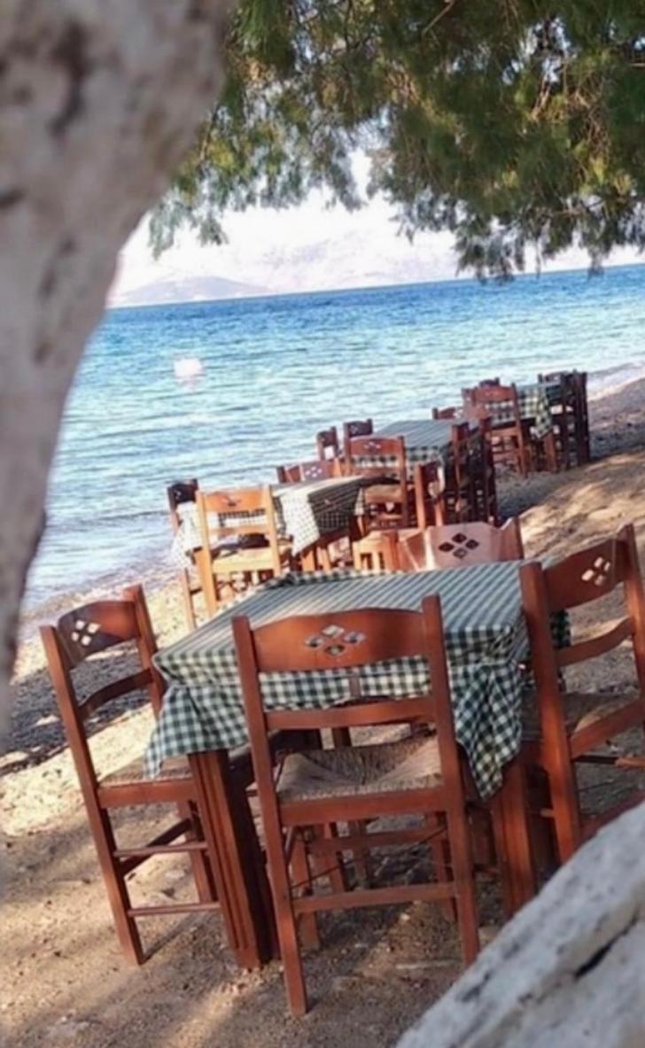 דירות Varnavas Eratous Seaside House מראה חיצוני תמונה