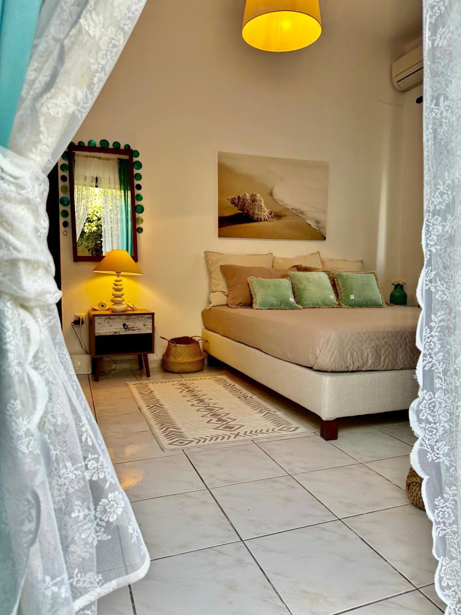 דירות Varnavas Eratous Seaside House מראה חיצוני תמונה